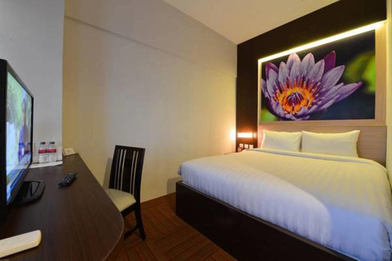 D'Hotel Jakarta Exterior foto
