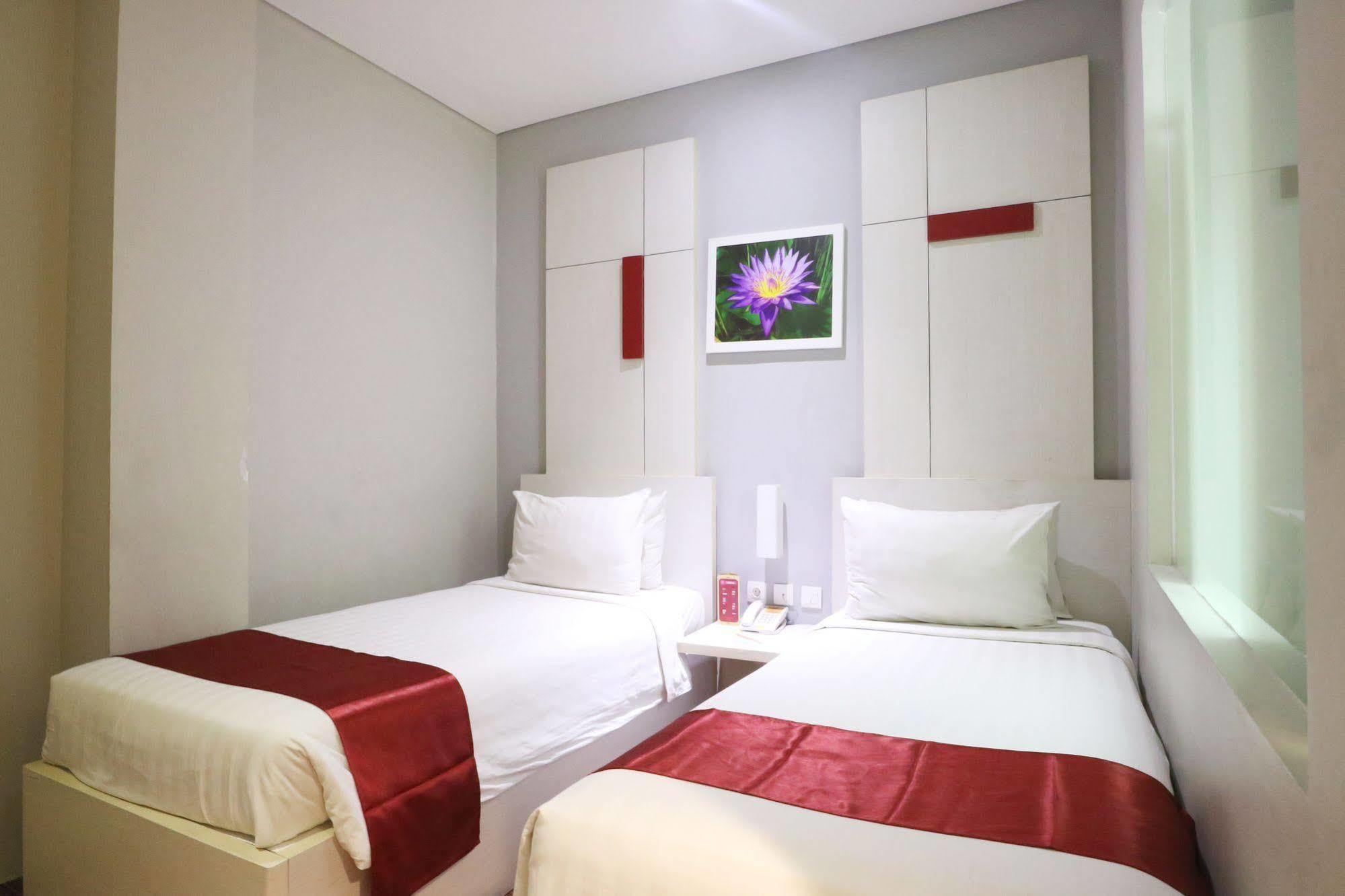D'Hotel Jakarta Exterior foto